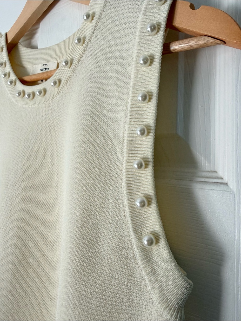 Boutique Cream Top - Picture 2 of 4
